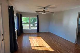 915 Norman Dr, Mount Dora, FL 32757 - Photo 2