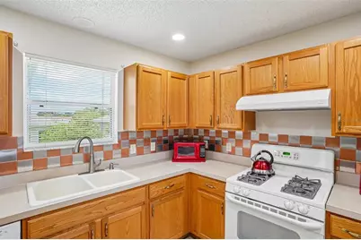 970 Kenova Avenue, The Villages, FL 32162 - Photo 10