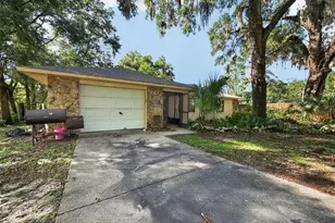11025 SE 132nd Pl, Ocklawaha, FL 32179 - Photo 2