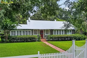 1046 N McDonald St, Mount Dora, FL 32757 - Photo 1