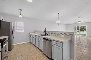 2225 Sandridge Cir, Eustis, FL 32726 - Photo 4