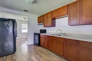 813 NW 5th St, Webster, FL 33597 - Photo 8