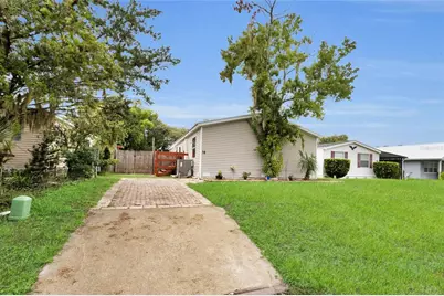 16 Cayman Circle, Umatilla, FL 32784 - Photo 1