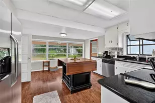 605 Stanley Ave, Wildwood, FL 34785 - Photo 8