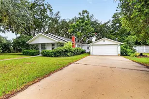 605 Stanley Ave, Wildwood, FL 34785 - Photo 2