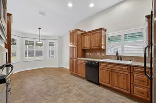 1557 Oak Forest Dr, The Villages, FL 32162 - Photo 10