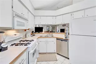 21707 Queen Mary Ct, Leesburg, FL 34748 - Photo 12