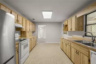 12185 SE 61st Ct, Belleview, FL 34420 - Photo 10