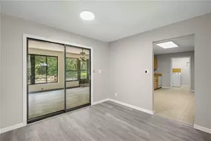 12185 SE 61st Ct, Belleview, FL 34420 - Photo 6