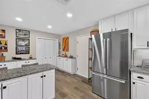 2115 Suzanne Dr, Mount Dora, FL 32757 - Photo 14