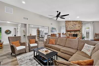 2115 Suzanne Drive, Mount Dora, FL 32757 - Photo 4