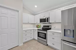 1218 Camero Dr, Lady Lake, FL 32159 - Photo 12