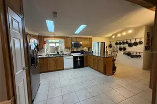 802 Robin Ln, Wildwood, FL 34785 - Photo 6