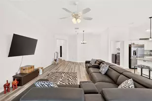 2024 McMurtrie Loop, The Villages, FL 34762 - Photo 8