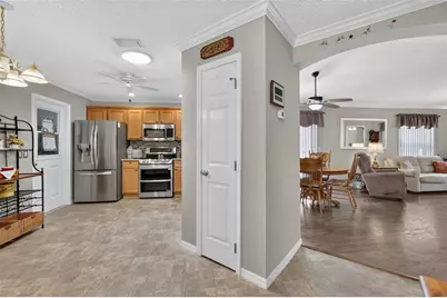 7610 SE 171st Horseshoe Lane, The Villages, FL 32162 - Photo 6
