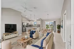 2816 Navy Hl Cir, The Villages, FL 32163 - Photo 10