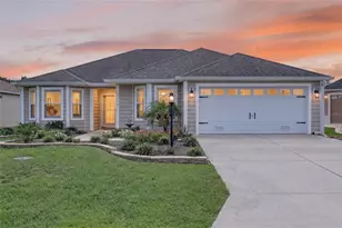 1613 Pennecamp Dr, The Villages, FL 32162 - Photo 2
