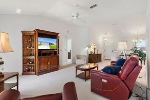 811 San Salvador Dr, The Villages, FL 32159 - Photo 4