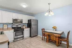 973 York Terrace, The Villages, FL 32162 - Photo 20