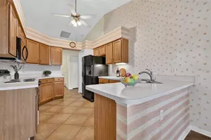 25333 River Crest Dr, Leesburg, FL 34748 - Photo 8