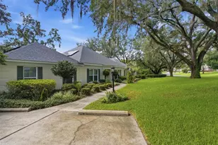 33746 Spring Dr, Leesburg, FL 34788 - Photo 4