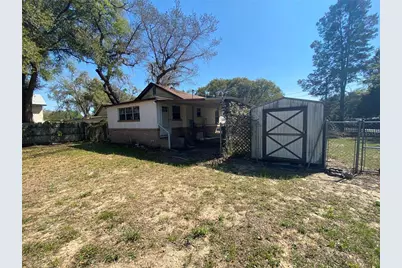 227 E Barnes Avenue, Eustis, FL 32726 - Photo 14