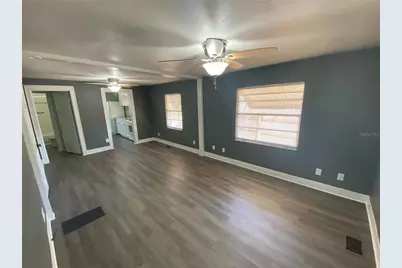 227 E Barnes Avenue, Eustis, FL 32726 - Photo 2