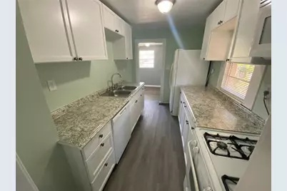 227 E Barnes Avenue, Eustis, FL 32726 - Photo 10