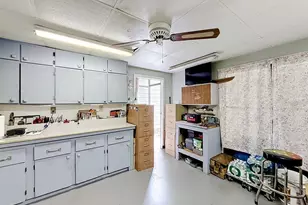 1690 Nassau Cir, Tavares, FL 32778 - Photo 28