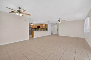 483 Hildalgo Dr, The Villages, FL 32159 - Photo 10