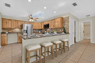 483 Hildalgo Dr, The Villages, FL 32159 - Photo 12