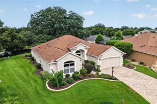 8293 SE 176th Lawson Loop, The Villages, FL 32162 - Photo 4