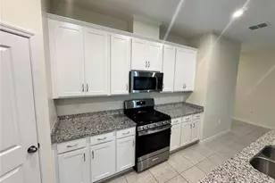 34100 Chipping Sparrow Dr, Leesburg, FL 34788 - Photo 6