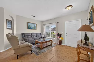 925 Gillingham Ct, Kissimmee, FL 34758 - Photo 4