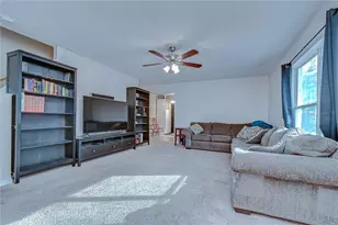 24640 Siena Dr, Lutz, FL 33559 - Photo 12