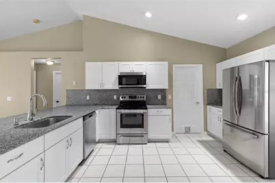 148 Country Lakes Circle, Groveland, FL 34736 - Photo 6