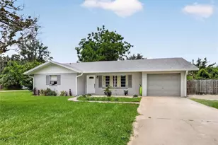 555 Winogene Ave, Umatilla, FL 32784 - Photo 1
