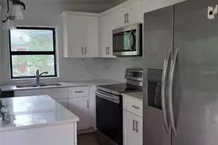 2713 Berdetta St, Leesburg, FL 34748 - Photo 2
