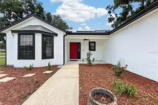 370 Carriage Ln, Lady Lake, FL 32159 - Photo 2