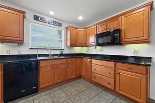 370 Carriage Ln, Lady Lake, FL 32159 - Photo 10