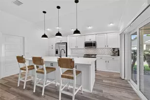 1986 Oppenheimer Ct, The Villages, FL 34762 - Photo 4