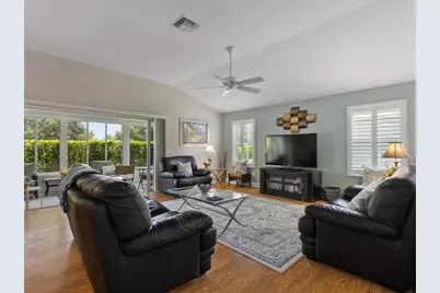 490 Little River Path, The Villages, FL 32162 - Photo 8