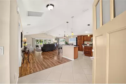 628 Bermudez Court, The Villages, FL 32162 - Photo 6