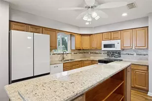5606 Rosewall Cir, Leesburg, FL 34748 - Photo 14