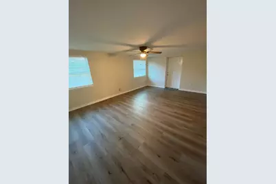 803 E Hazzard Avenue, Eustis, FL 32726 - Photo 2