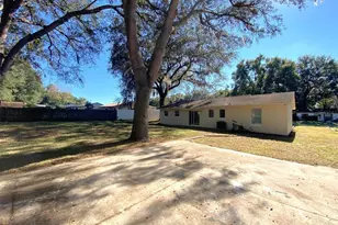 11585 SE 129th Ln, Ocklawaha, FL 32179 - Photo 2