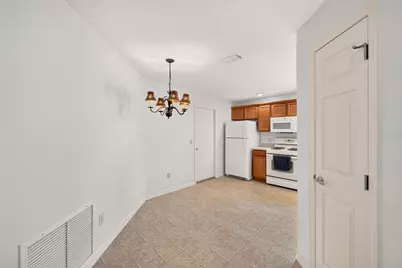 1049 Jackson Street, The Villages, FL 32162 - Photo 8
