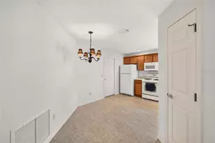 1049 Jackson St, The Villages, FL 32162 - Photo 8