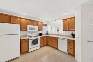 1049 Jackson St, The Villages, FL 32162 - Photo 10