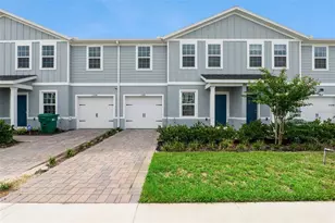 1206 Port Blue Wy, Lady Lake, FL 32159 - Photo 1